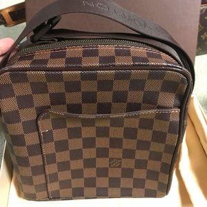 ❗️SOLD❗️Authentic Louis vuitton Olav Pm